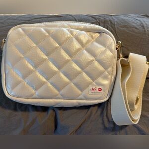 NEVER USED- Official Makeup Junkie Quilted Pearl Uptown Crossbody Bag!